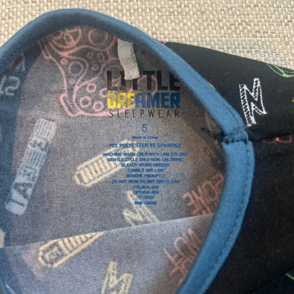 Little Dreamer Colorful Gaming Themed Pajama Set size 5 - Picture 2 of 3